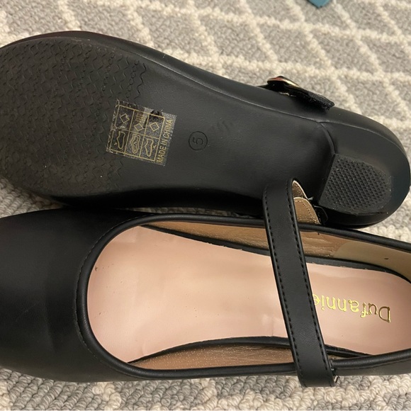 Classic Girls Black Mary Jane Flats Size 5 - Picture 3 of 4